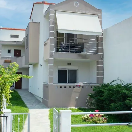 Anneta's House Appartement *